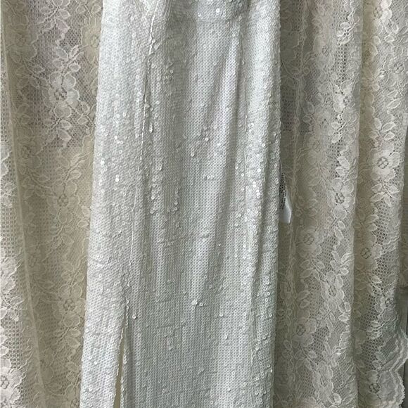 Dress the Population - Picture 13 of 15